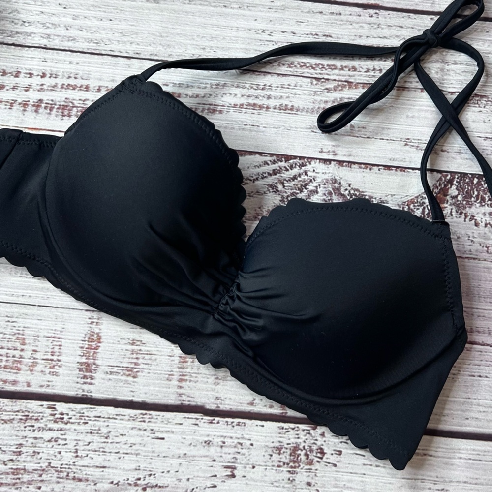 NWOT Black Scalloped Bikini Swim Top 32B